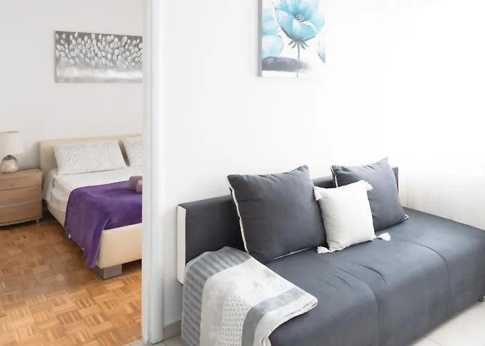 Kristina, Comfortable And Close To The Center Daire
