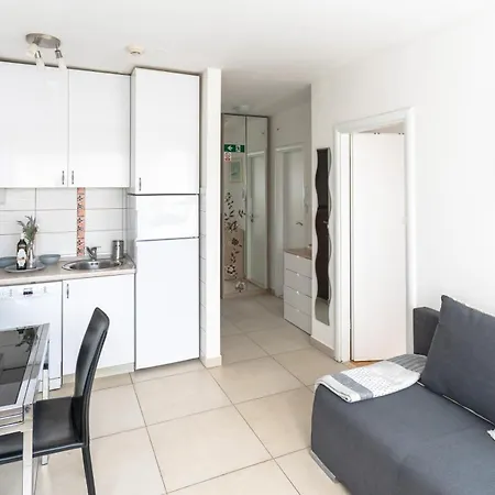 Apartman Kristina, Comfortable And Close To The Center Split