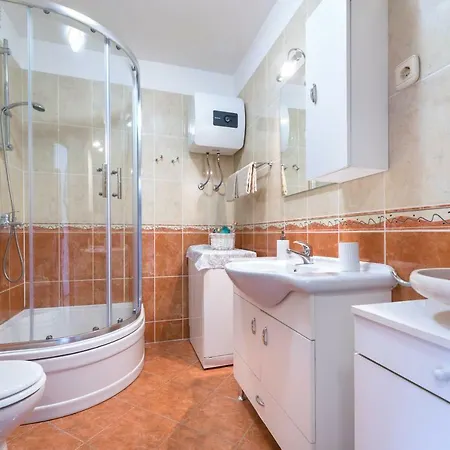 Apartman Kristina, Comfortable And Close To The Center Split