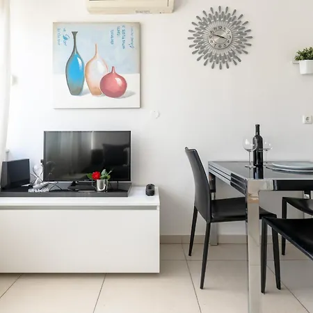 Kristina, Comfortable And Close To The Center Apartamento *