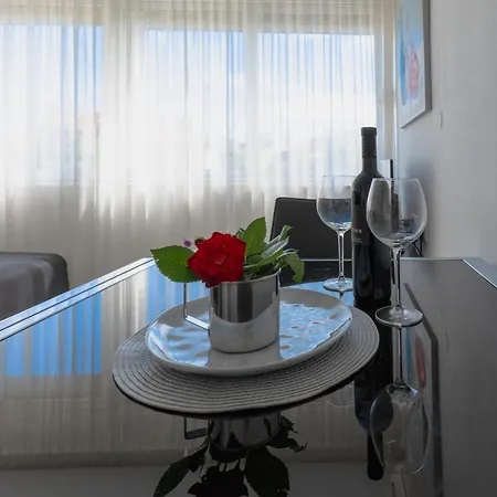 Kristina, Comfortable And Close To The Center Apartamento *