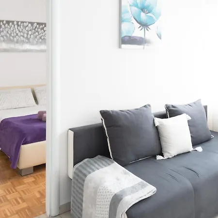 Kristina, Comfortable And Close To The Center Apartamento
