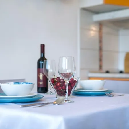 Apartamento Kristina, Comfortable And Close To The Center